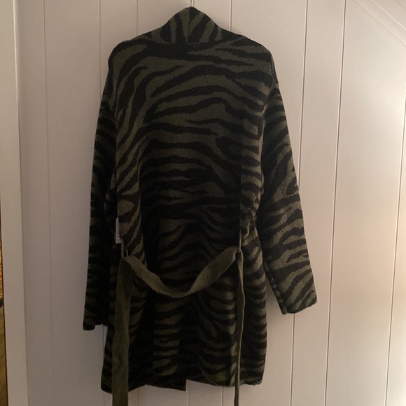Time and Tru Animal Print Cardigan Size XXXL - Picture 5 of 8